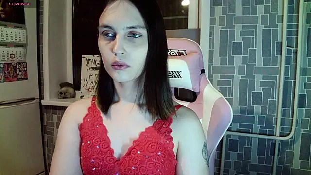 Snapshot of BlackHe4rts_ chatting on December 21, 6:44 pm BlackHe4rts online show from December 21, 6:44 pm
