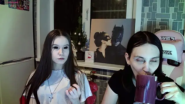 Snapshot of BlackHe4rts_ chatting on January 17, 9:43 pm BlackHe4rts online show from January 17, 9:43 pm