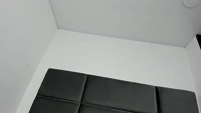Snapshot of Lizz_Luna chatting on October 7, 2:40 pm Lizz Luna online show from October 7, 2:40 pm