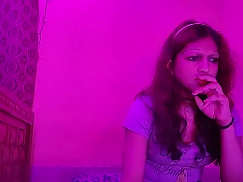 Snapshot of MmmMonikaBabie chatting on December 13, 7:53 pm MmmMonikaBabie online show from December 13, 7:53 pm
