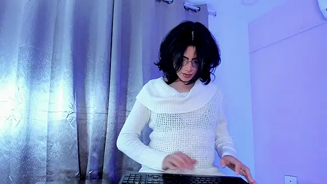 Snapshot of Eterea_blow chatting on February 7, 2:40 am Eterea blow online show from February 7, 2:40 am