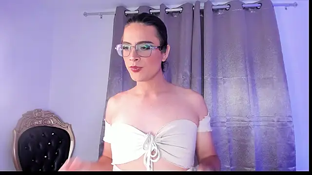 Snapshot of Eterea_blow chatting on February 25, 2:14 am Eterea blow online show from February 25, 2:14 am