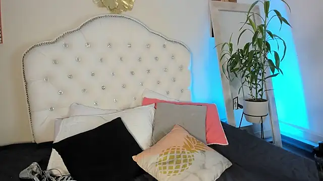 Snapshot of Alice_Graay_ chatting on September 13, 8:47 pm Alice Graay online show from September 13, 8:47 pm