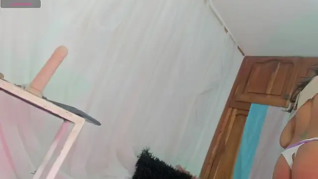 Snapshot of Itsme_Daniela chatting on October 8, 4:30 pm Itsme Daniela online show from October 8, 4:30 pm