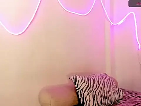 Snapshot of melissa_hot22 chatting on January 29, 1:05 am melissa hot22 online show from January 29, 1:05 am