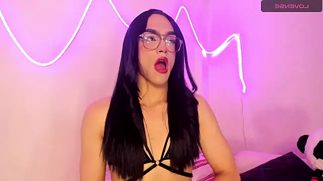 Snapshot of melissa_hot22 chatting on February 16, 9:05 pm melissa hot22 online show from February 16, 9:05 pm