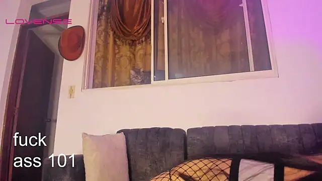 Snapshot of melissa_hot22 chatting on September 21, 1:55 am melissa hot22 online show from September 21, 1:55 am