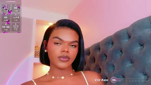 Snapshot of CamiEstrada chatting on October 3, 3:28 am CamiEstrada online show from October 3, 3:28 am