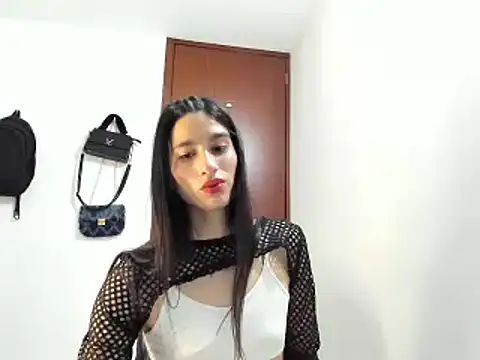 Snapshot of Safiro_Queen chatting on January 19, 2:57 am Safiro Queen online show from January 19, 2:57 am