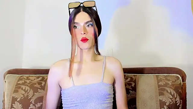 Snapshot of TatiGil chatting on October 4, 4:02 am TatiGil online show from October 4, 4:02 am