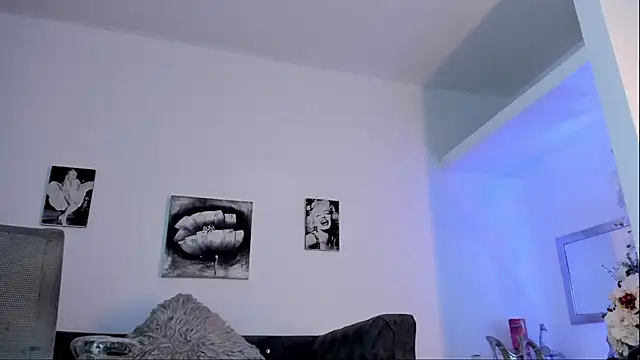Snapshot of La_Perversa69 chatting on September 19, 9:20 pm La Perversa69 online show from September 19, 9:20 pm