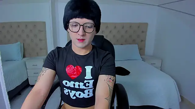melodybonss  online show from March 5, 5:14 am