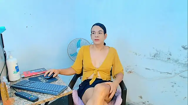 Oh Tique online show from February 21, 2:20 pm