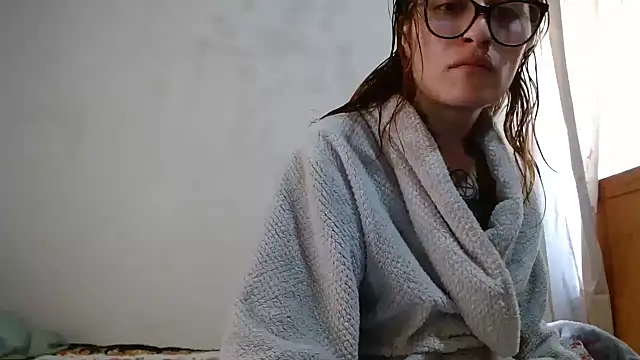 Snapshot of kittenlizz chatting on February 1, 5:47 pm kittenlizz online show from February 1, 5:47 pm