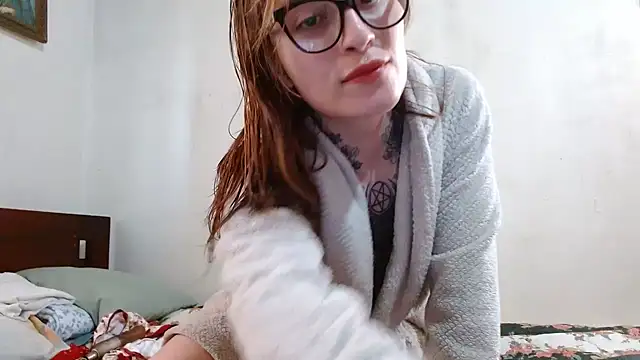 Snapshot of kittenlizz chatting on February 5, 3:31 pm kittenlizz online show from February 5, 3:31 pm