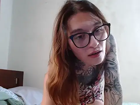 Snapshot of kittenlizz chatting on March 15, 4:41 pm kittenlizz online show from March 15, 4:41 pm