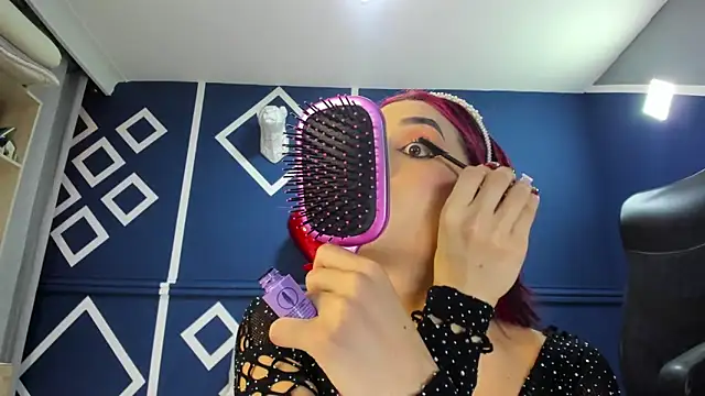 Snapshot of charolbruce_1 chatting on February 20, 12:47 pm charolbruce 1 online show from February 20, 12:47 pm