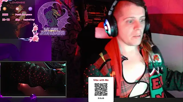 Snapshot of Rae-Suon chatting on December 8, 4:33 am Rae-Suon online show from December 8, 4:33 am