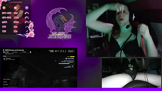 Snapshot of Rae-Suon chatting on December 19, 6:23 am Rae-Suon online show from December 19, 6:23 am