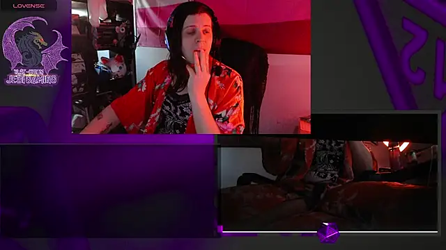 Snapshot of Rae-Suon chatting on March 17, 10:03 pm Rae-Suon online show from March 17, 10:03 pm