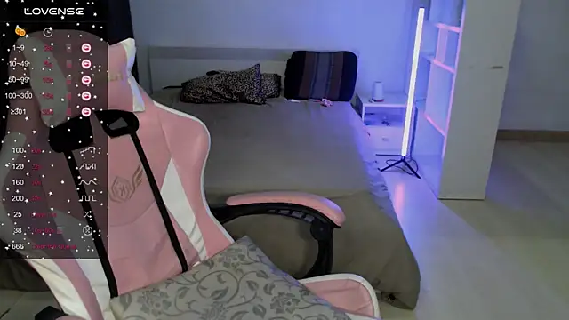 kellywayne7 online show from October 10, 1:01 pm