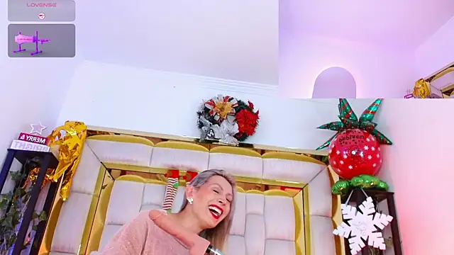 Snapshot of Princess_Helena chatting on December 26, 3:59 am Princess Helena online show from December 26, 3:59 am