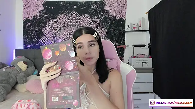 Snapshot of jade_dakota__ chatting on January 19, 12:49 am jade dakota online show from January 19, 12:49 am