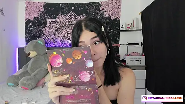 Snapshot of jade_dakota__ chatting on January 19, 11:32 pm jade dakota online show from January 19, 11:32 pm