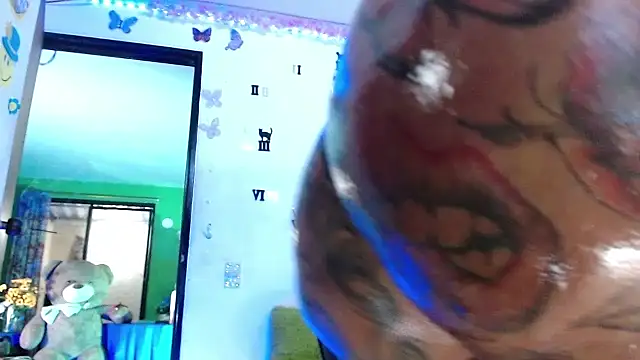Snapshot of goddess_BigassCock chatting on October 2, 10:31 pm goddess BigassCock online show from October 2, 10:31 pm
