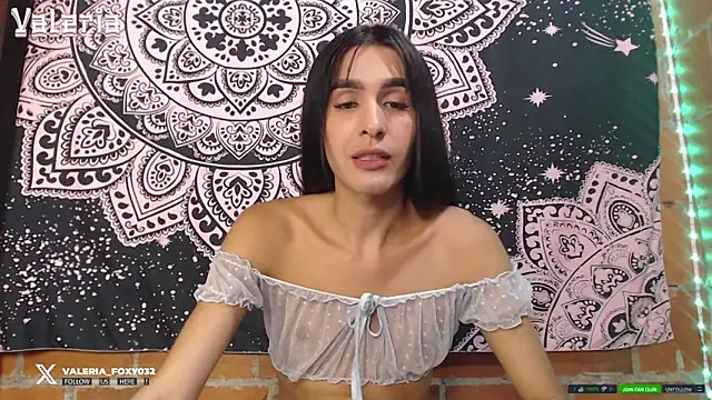Snapshot of liissa_0 chatting on October 10, 2:23 am liissa 0 online show from October 10, 2:23 am