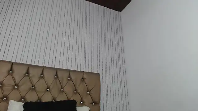 Snapshot of veneno_hot chatting on December 19, 1:40 pm veneno hot online show from December 19, 1:40 pm