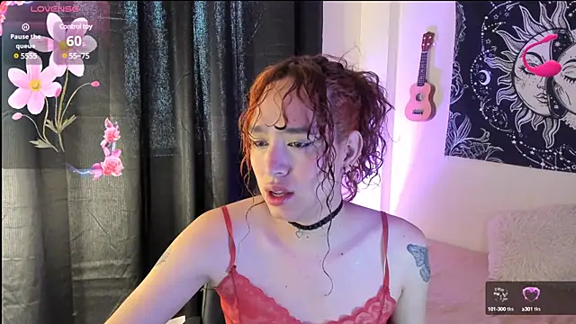 Snapshot of sophieMarshall01 chatting on February 6, 5:30 pm sophieMarshall01 online show from February 6, 5:30 pm