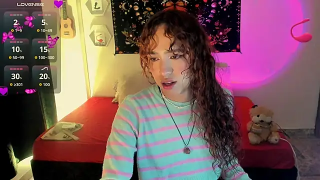 Snapshot of sophieMarshall01 chatting on September 16, 9:41 pm sophieMarshall01 online show from September 16, 9:41 pm