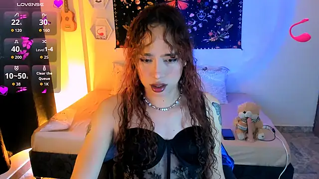Snapshot of sophieMarshall01 chatting on September 19, 4:13 pm sophieMarshall01 online show from September 19, 4:13 pm