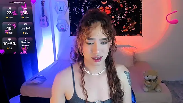 Snapshot of sophieMarshall01 chatting on September 23, 2:17 am sophieMarshall01 online show from September 23, 2:17 am