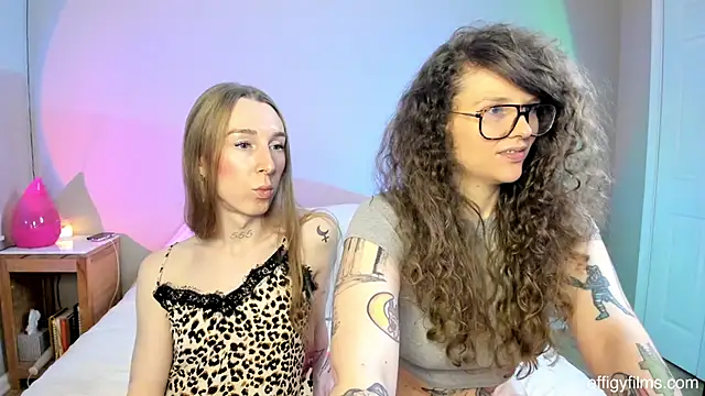 DelugeDuvall online show from February 12, 11:00 pm