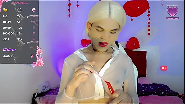 Snapshot of Gabyqueen70 chatting on February 13, 2:28 am Gabyqueen70 online show from February 13, 2:28 am