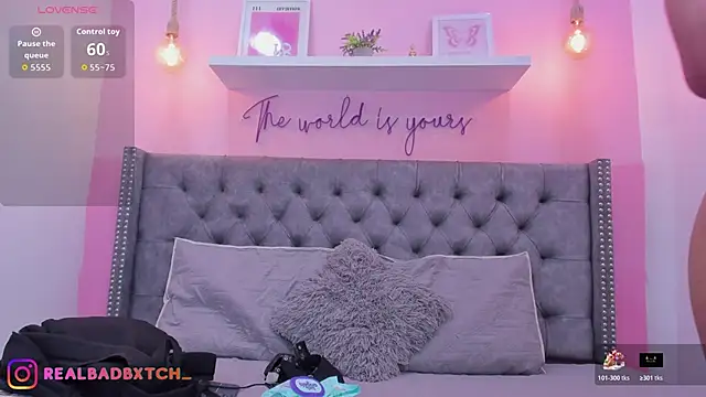 Realbadbxtch online show from February 25, 1:26 pm