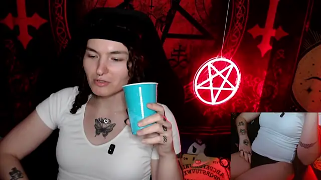 BrandiWRLD 999 online show from October 10, 10:55 pm