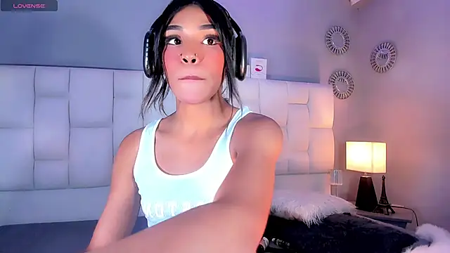 Snapshot of ValentinaMarinn chatting on December 21, 8:32 pm ValentinaMarinn online show from December 21, 8:32 pm