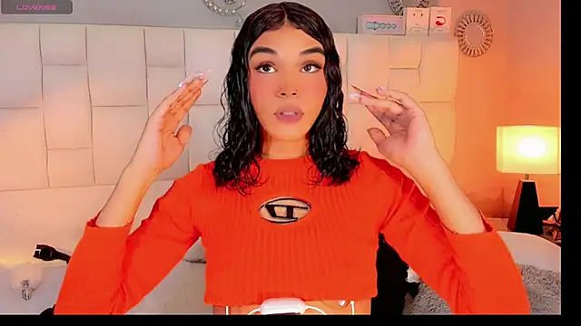 Snapshot of ValentinaMarinn chatting on February 20, 8:36 pm ValentinaMarinn online show from February 20, 8:36 pm