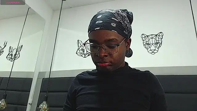 Snapshot of candy_lovee69 chatting on December 10, 4:19 am candy lovee69 online show from December 10, 4:19 am