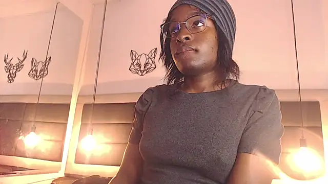 Snapshot of candy_lovee69 chatting on October 10, 10:33 pm candy lovee69 online show from October 10, 10:33 pm