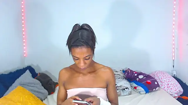 Snapshot of JessicaEbony chatting on January 15, 1:45 am JessicaEbony online show from January 15, 1:45 am
