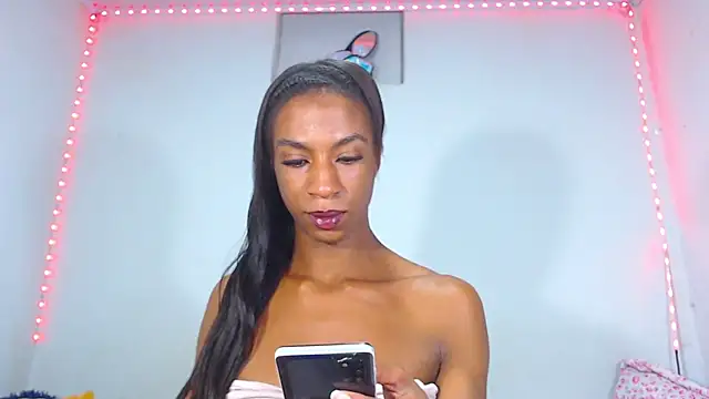 Snapshot of JessicaEbony chatting on January 21, 1:08 am JessicaEbony online show from January 21, 1:08 am