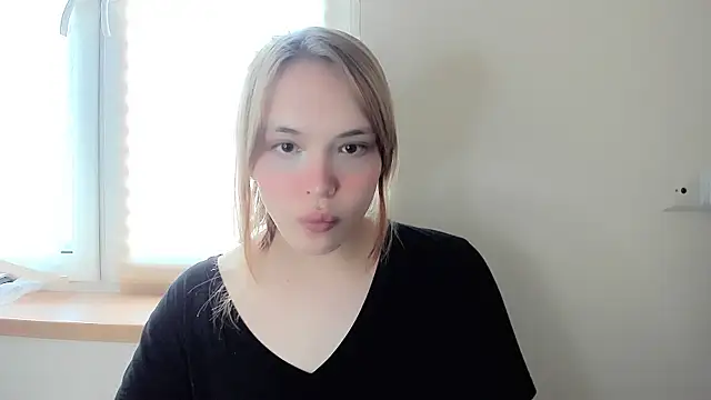 Snapshot of fem_to chatting on February 14, 9:34 am fem to online show from February 14, 9:34 am