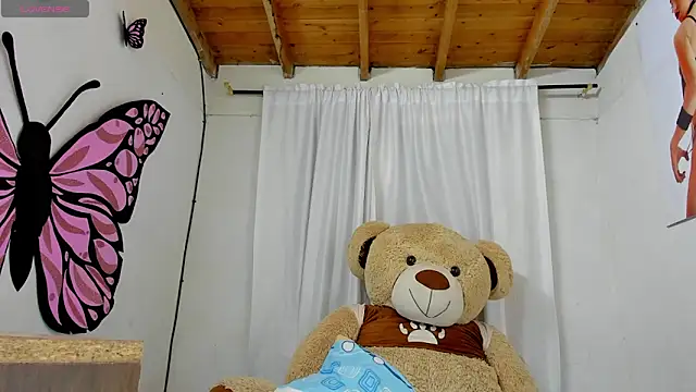 Snapshot of sweet_amalia4 chatting on September 22, 6:46 pm sweet amalia4 online show from September 22, 6:46 pm