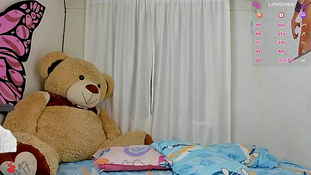 Snapshot of sweet_amalia4 chatting on September 26, 8:06 pm sweet amalia4 online show from September 26, 8:06 pm