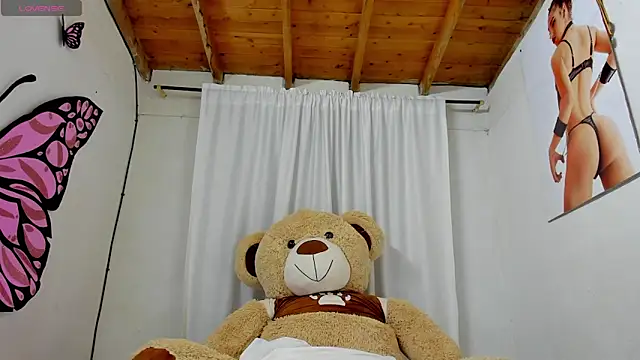 Snapshot of sweet_amalia4 chatting on October 2, 10:42 pm sweet amalia4 online show from October 2, 10:42 pm