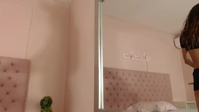 alice sofia online show from October 25, 1:50 pm